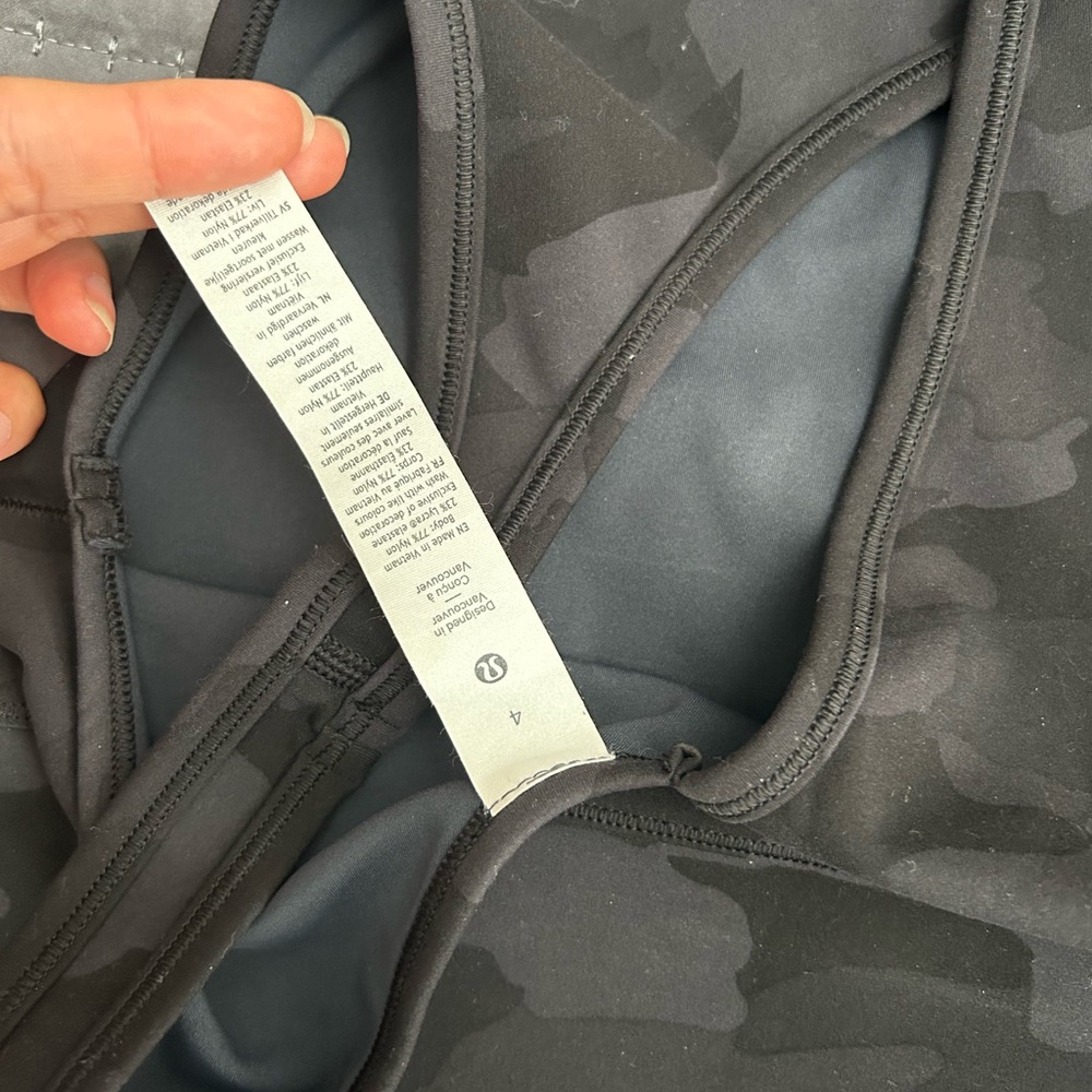 Lululemon - Picture 2 of 3